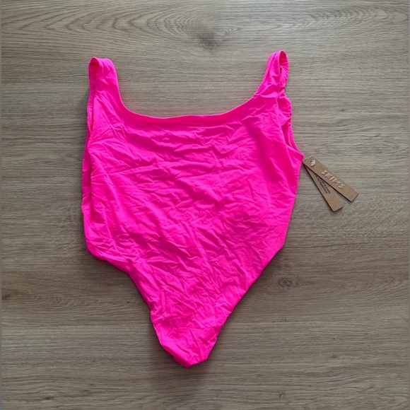 Fits Everybody High Cut Bodysuit in Neon Pink NWT - Picture 5 of 12
